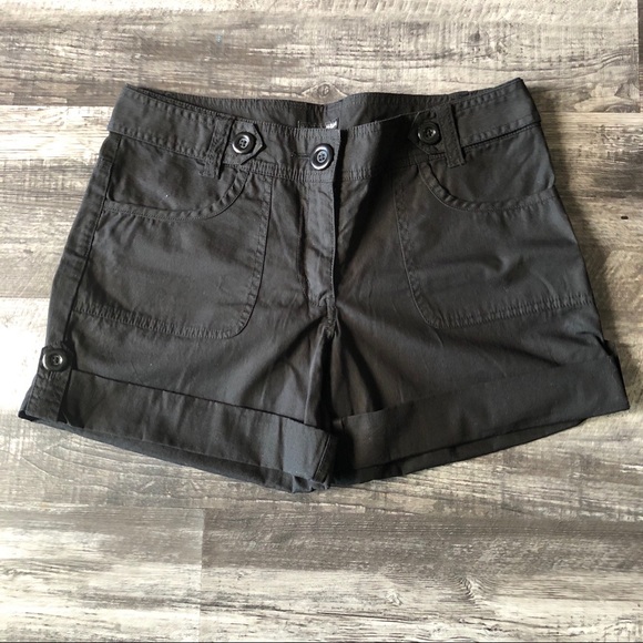 H&M Roll-up Button Shorts - Picture 1 of 4